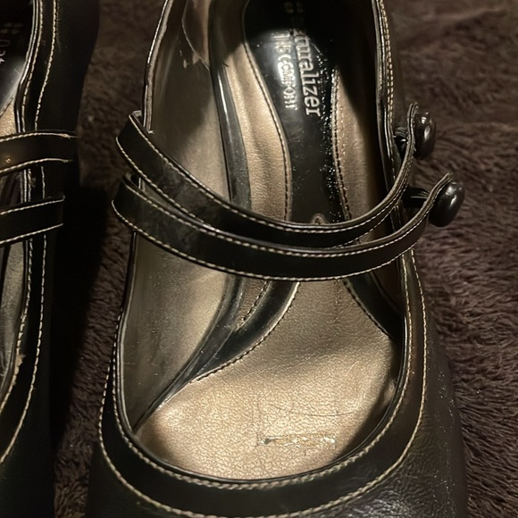 Naturalizer black heel. - Picture 3 of 10